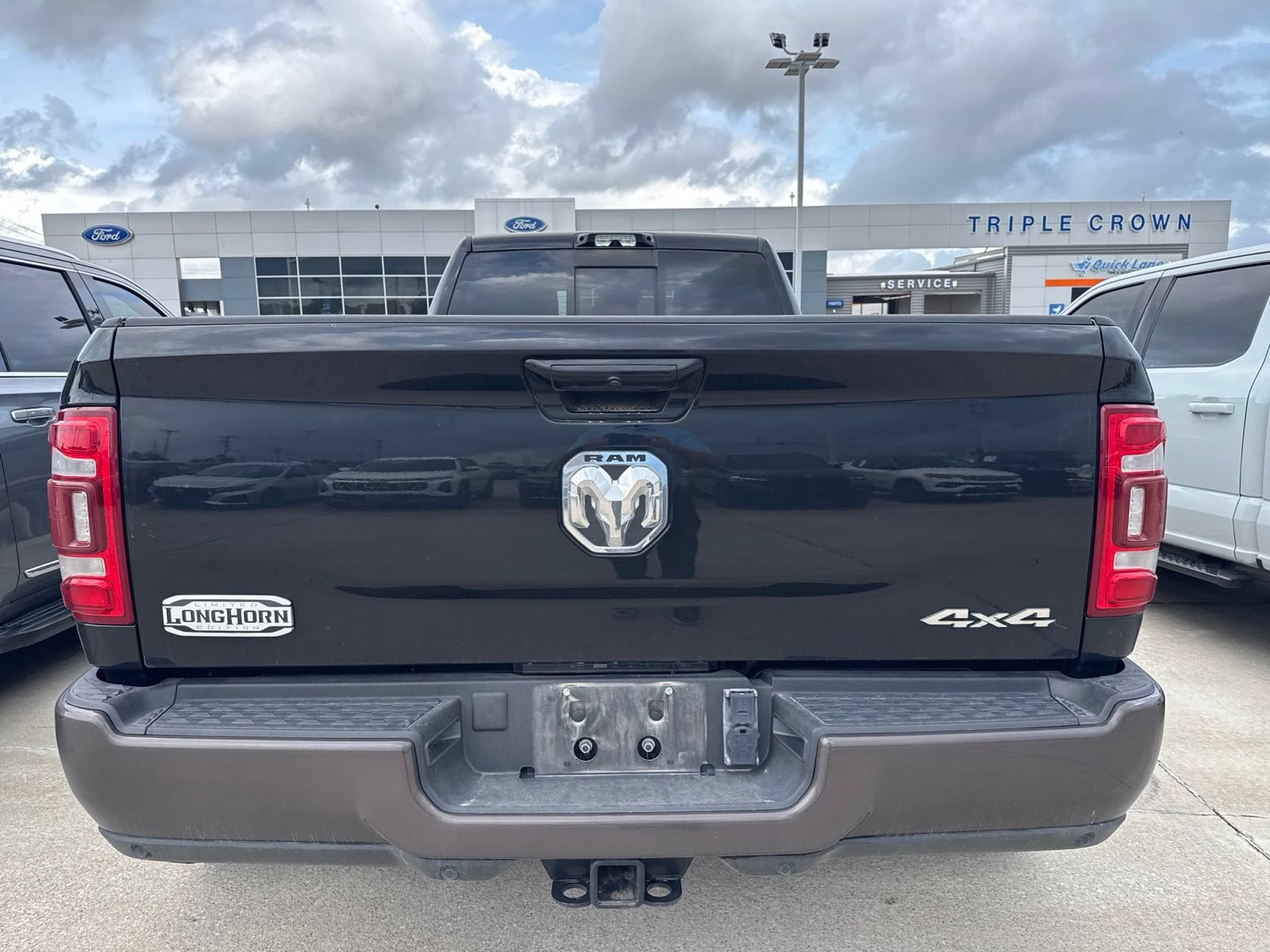 Used 2024 RAM 3500 Limited w/ Safety Group AWD/4WD image 3