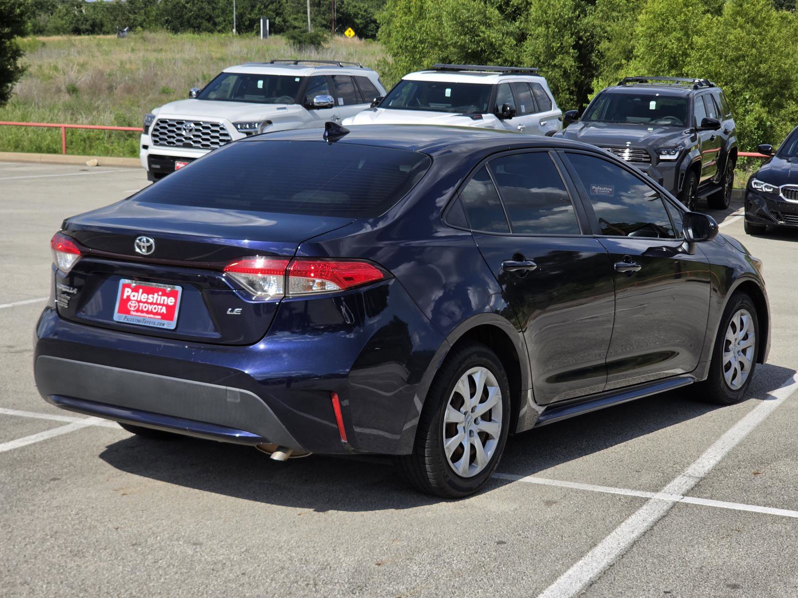 Used 2021 Toyota Corolla LE FWD image 6