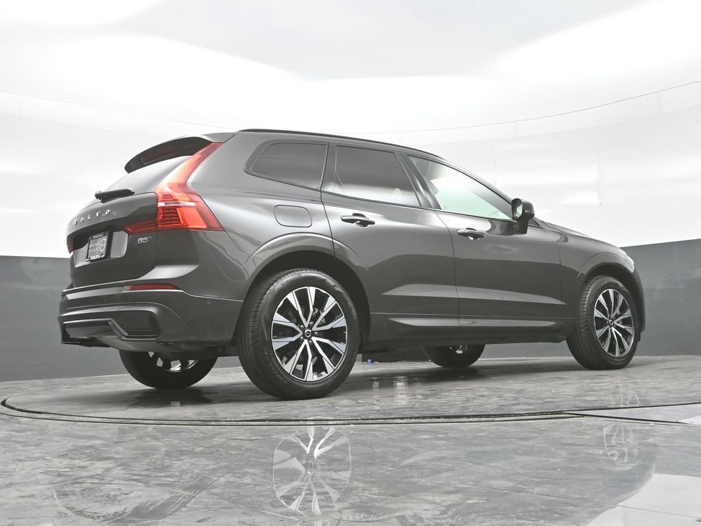 Used 2024 Volvo XC60 B5 Plus AWD/4WD image 26
