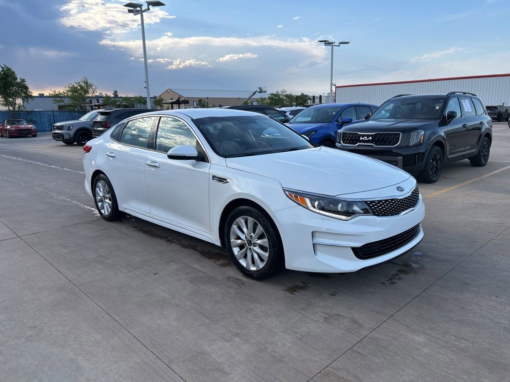 Used 2017 Kia Optima EX FWD image 4