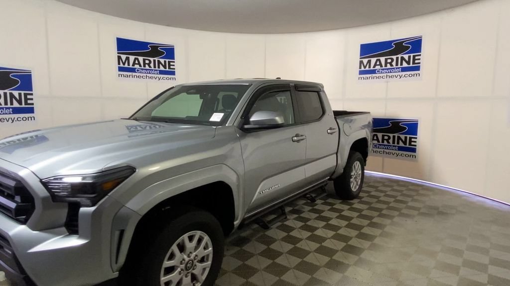 Used 2024 Toyota Tacoma SR5 AWD/4WD image 6