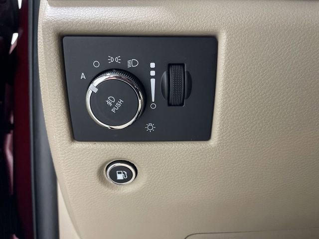 Used 2021 Jeep Grand Cherokee Limited image 35