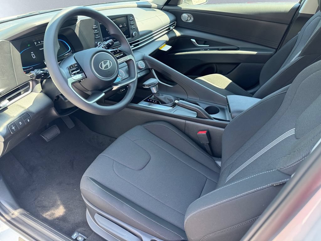 New 2026 Hyundai Elantra SE FWD image 8