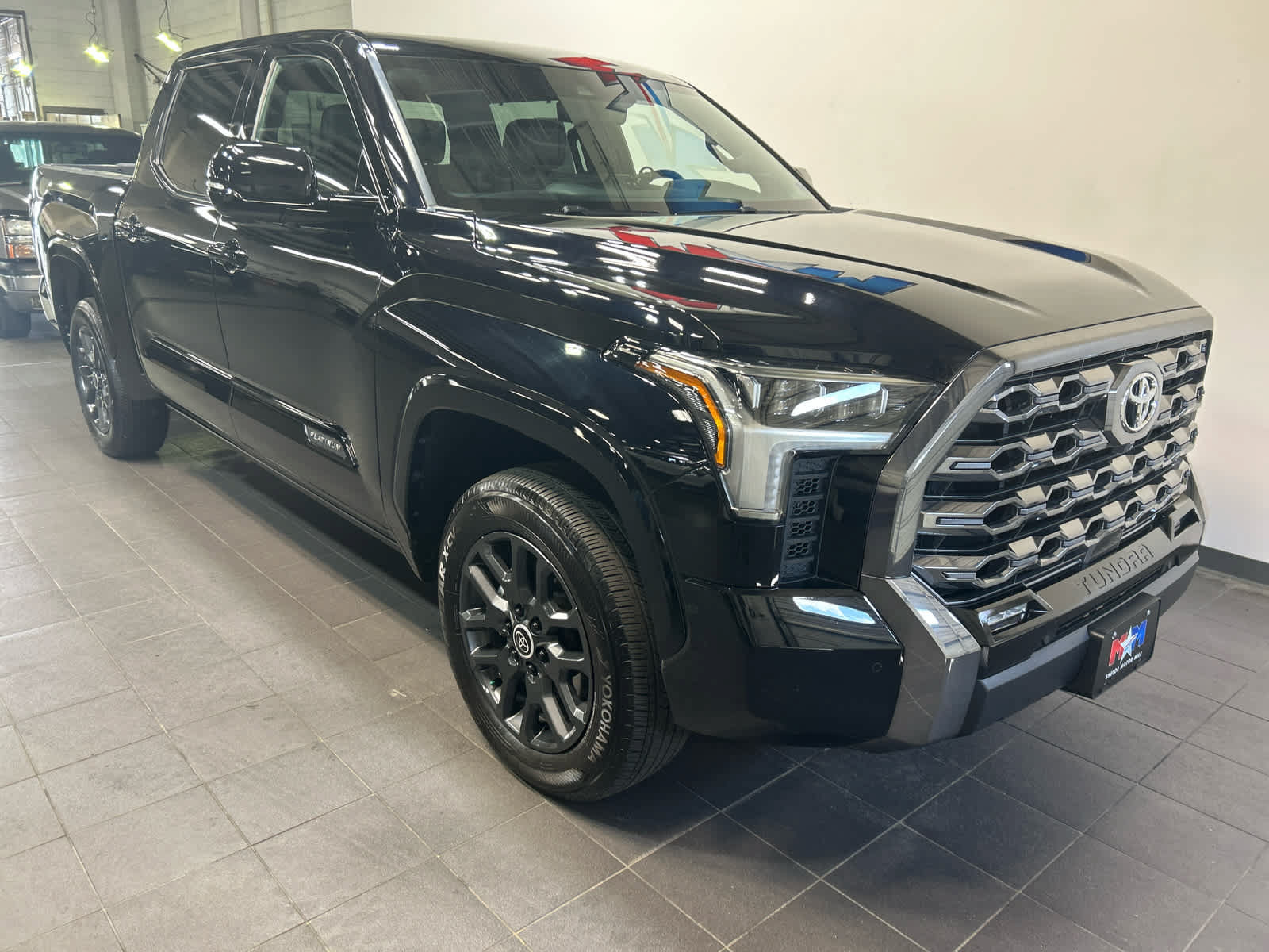 Used 2024 Toyota Tundra Platinum AWD/4WD image 2