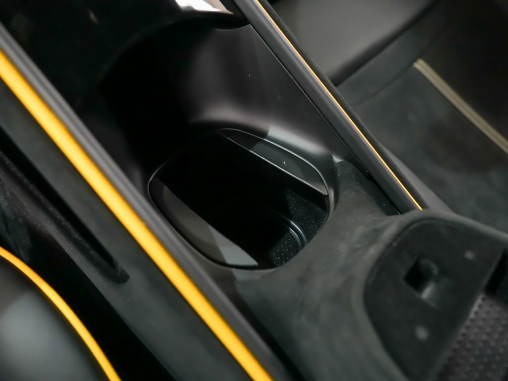 Used 2025 Ferrari Roma Spider image 38