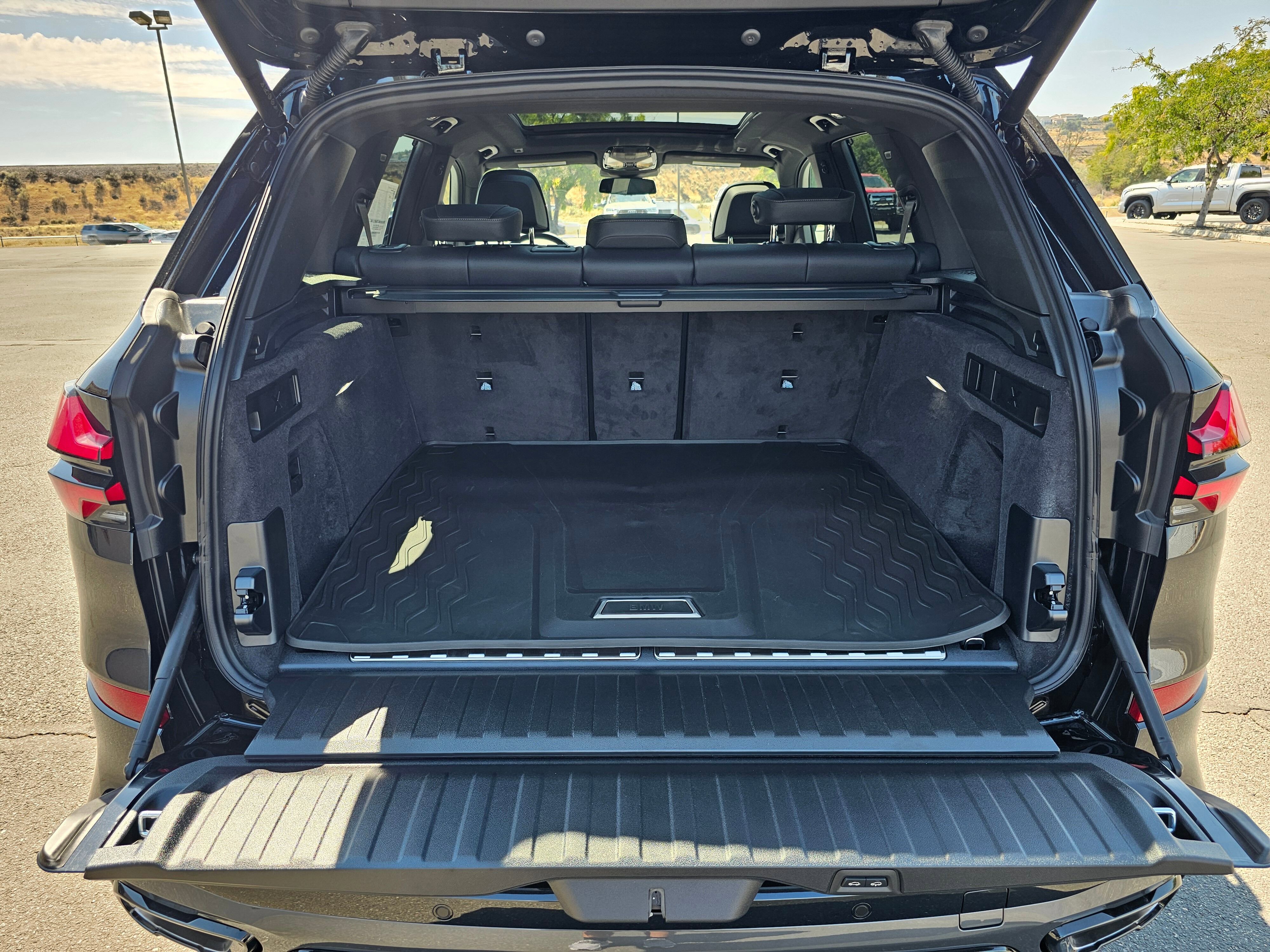 New 2026 BMW X5 xDrive50e w/ M Sport Package image 29