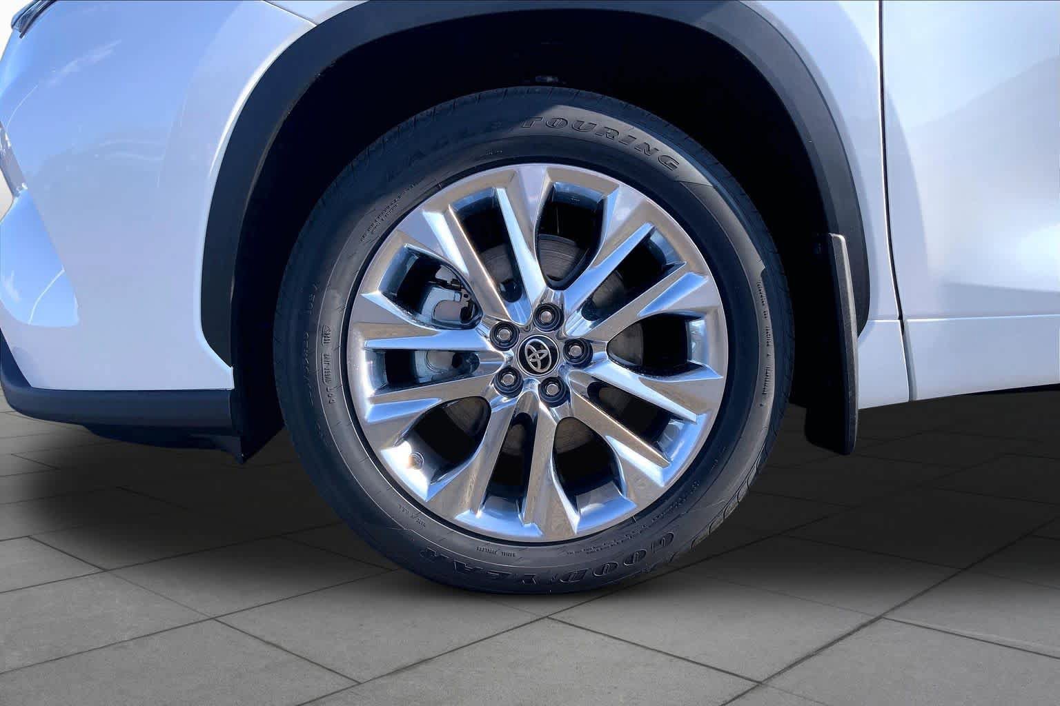 New 2026 Toyota Highlander Limited AWD/4WD image 11