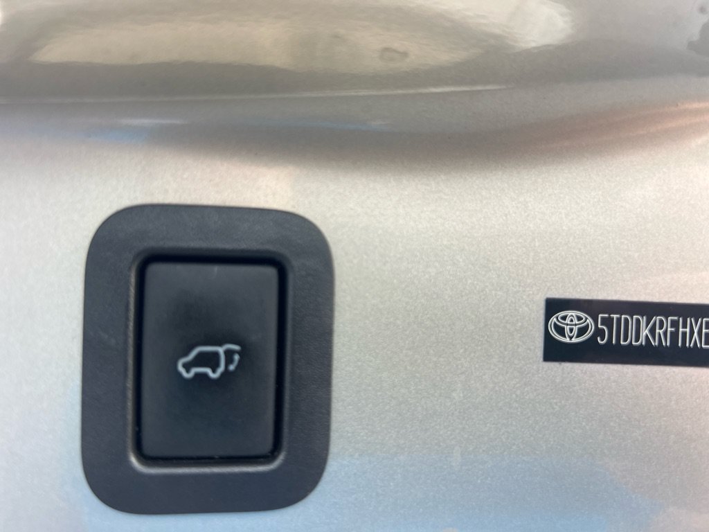 Used 2014 Toyota Highlander Limited AWD/4WD image 26