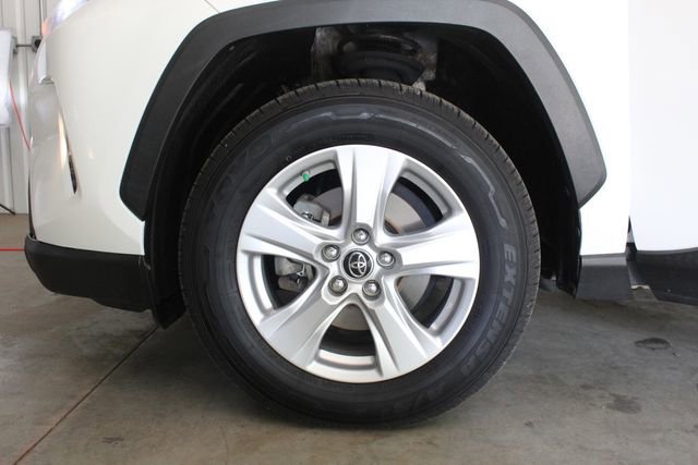 Used 2019 Toyota RAV4 XLE FWD image 27