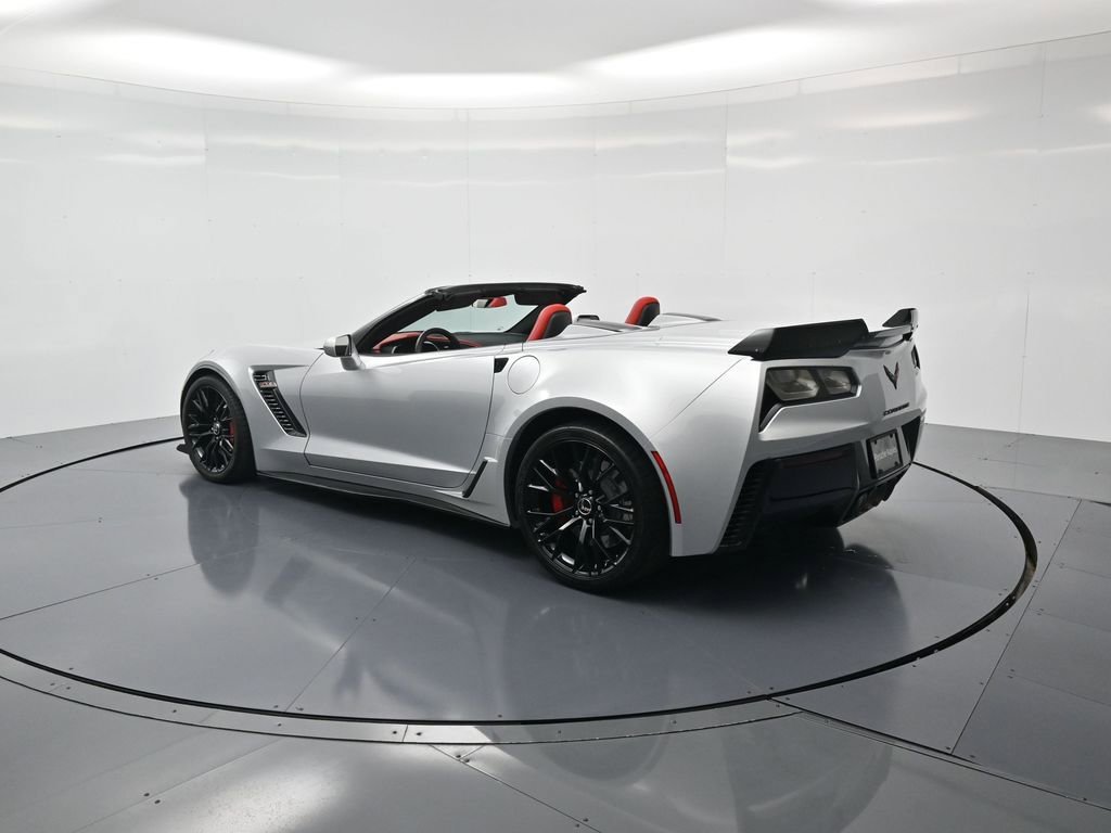 Used 2015 Chevrolet Corvette Z06 w/ 3LZ Preferred Equipment Group image 3