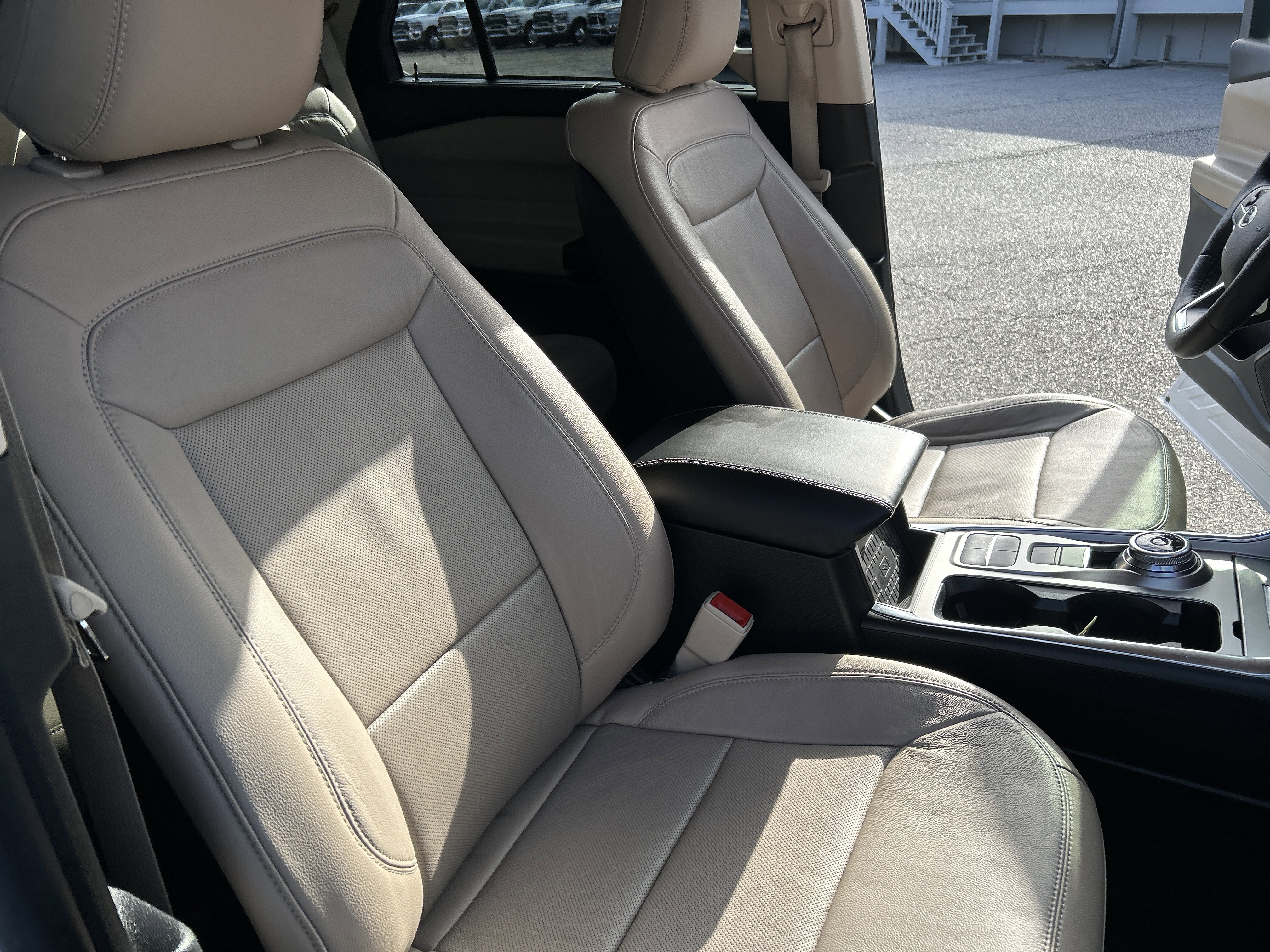 Used 2020 Ford Explorer Limited image 52