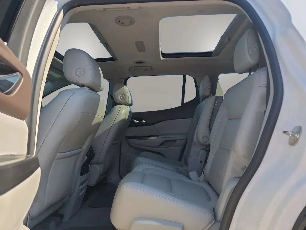 Used 2017 GMC Acadia SLT FWD image 40