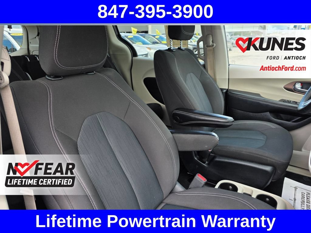 Used 2023 Chrysler Voyager LX FWD image 46