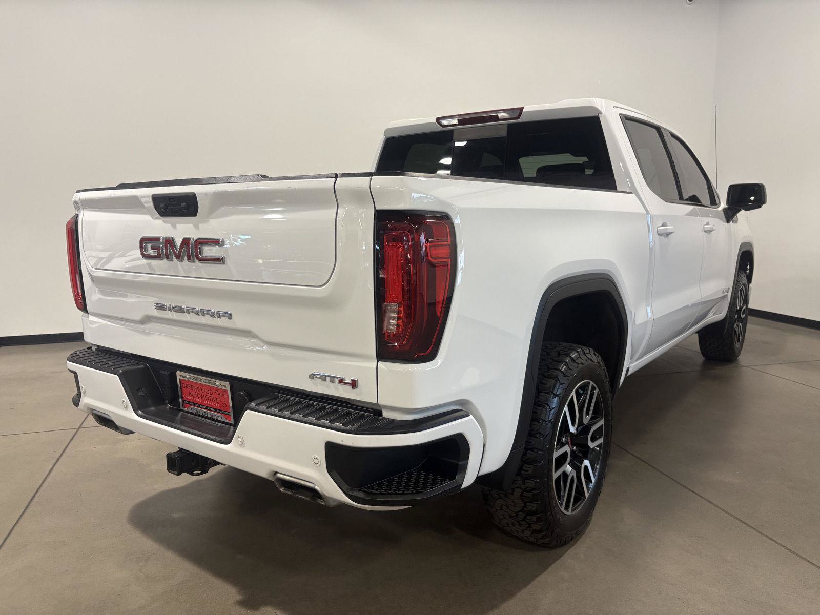 Used 2023 GMC Sierra 1500 AT4 w/ AT4 Preferred Package AWD/4WD image 3