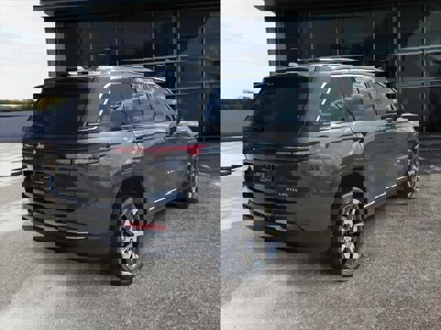 New 2026 Jeep Grand Cherokee Limited w/ Luxury Tech Group II image 31