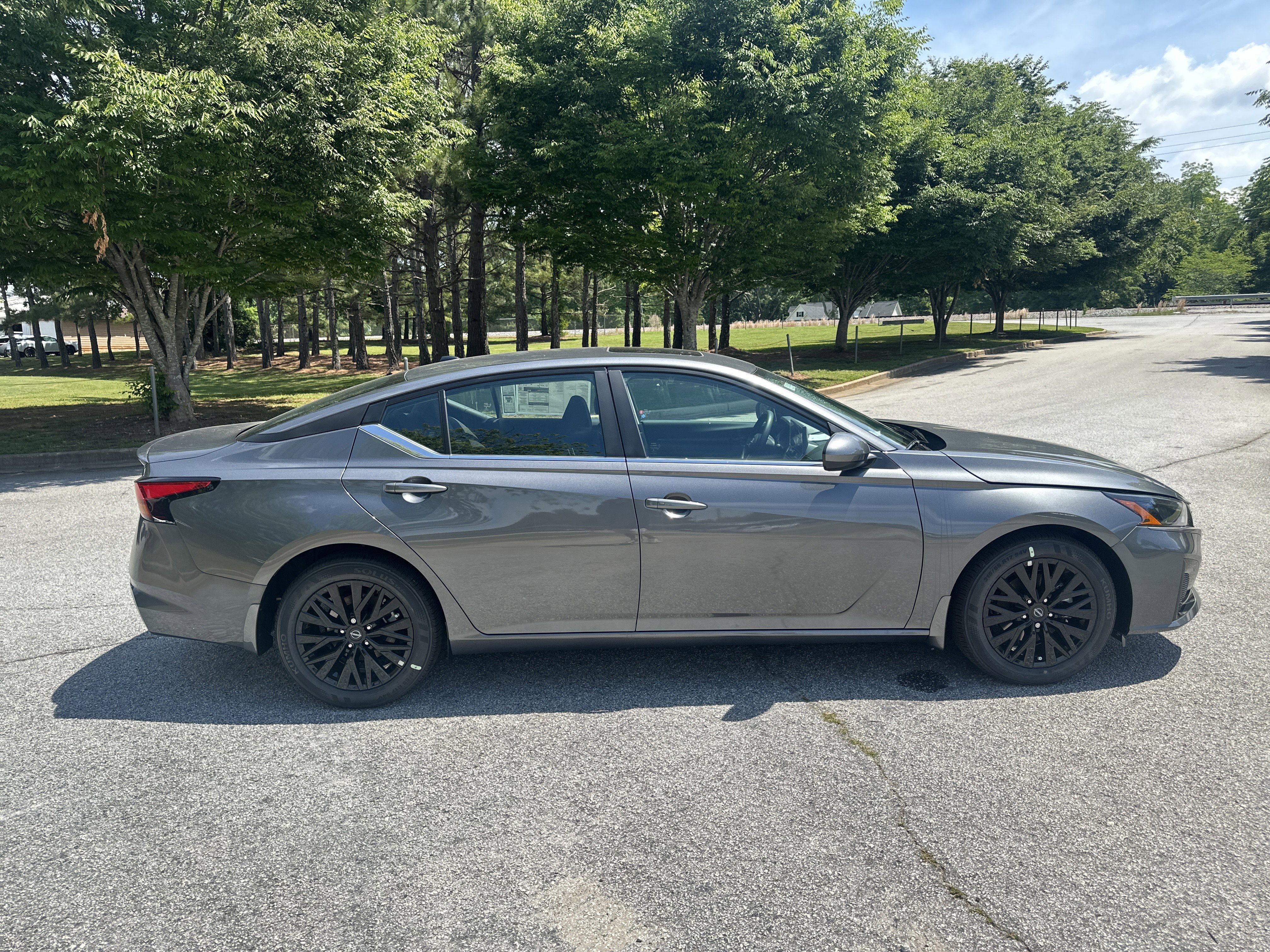 New 2026 Nissan Altima 2.5 SV FWD image 4