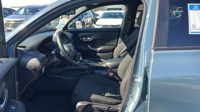 Used 2025 Honda HR-V Sport image 9