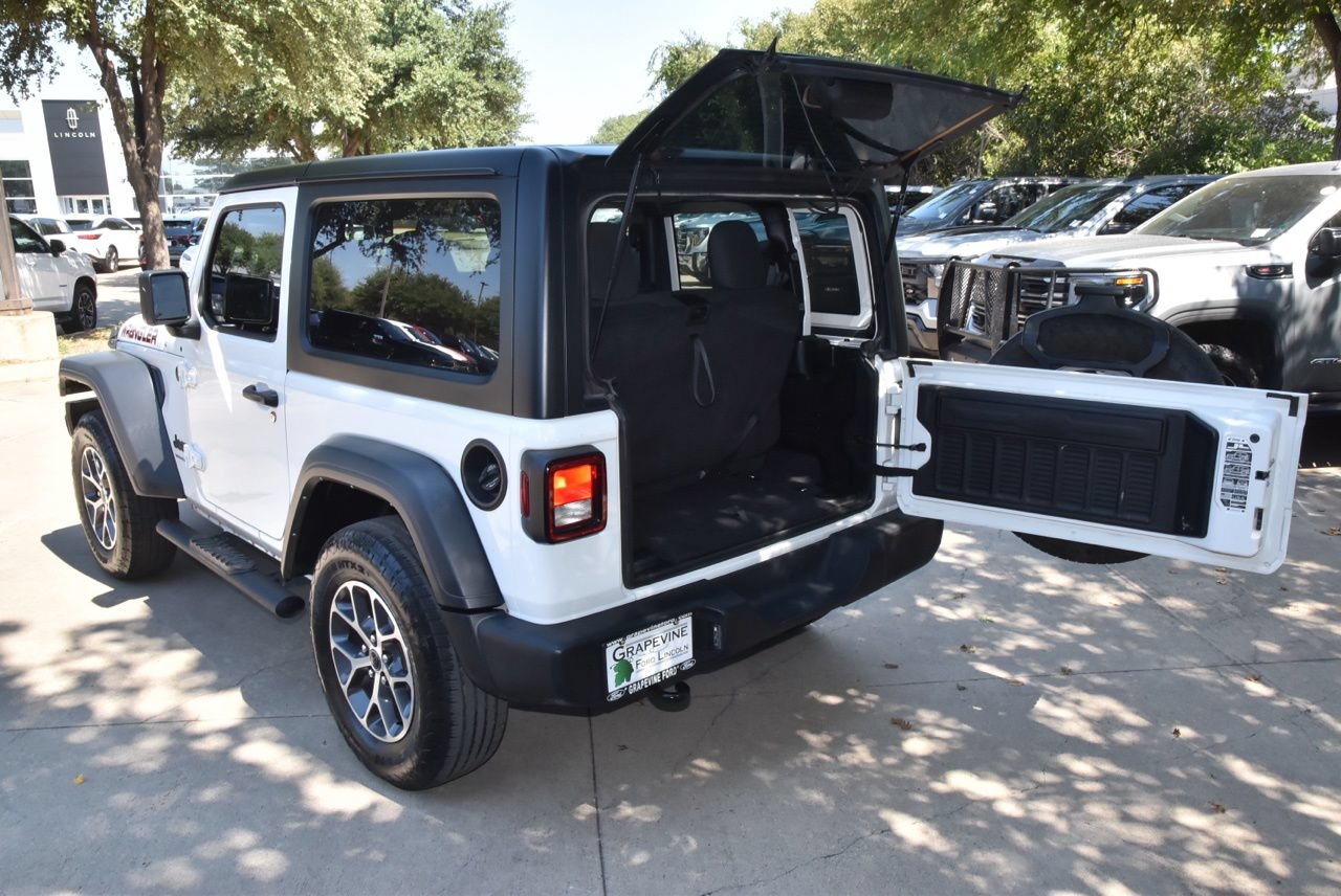 Used 2024 Jeep Wrangler Sport AWD/4WD image 31