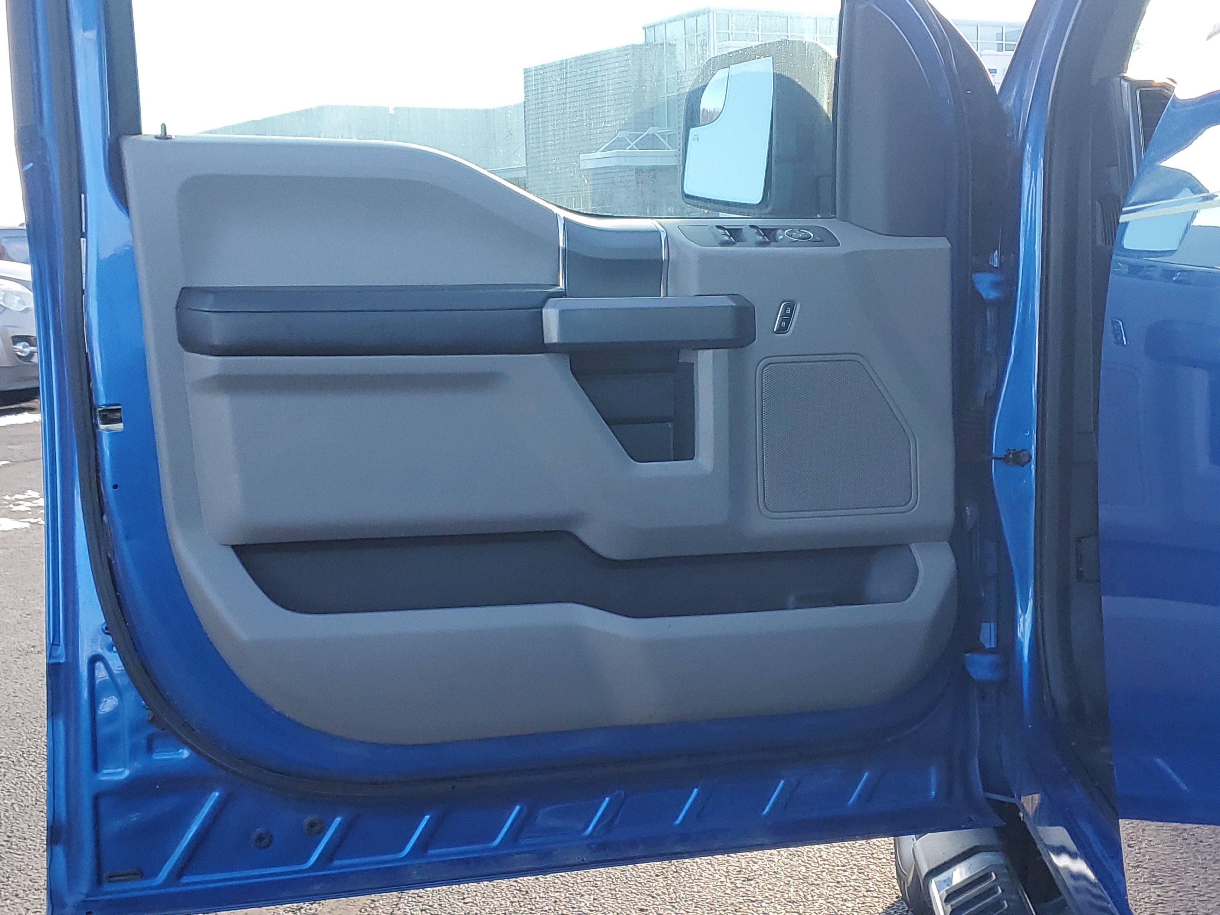 Used 2016 Ford F150 XLT w/ Equipment Group 302A Luxury image 15