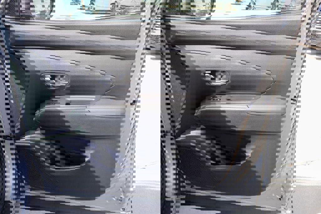 New 2026 Hyundai Tucson SE image 12