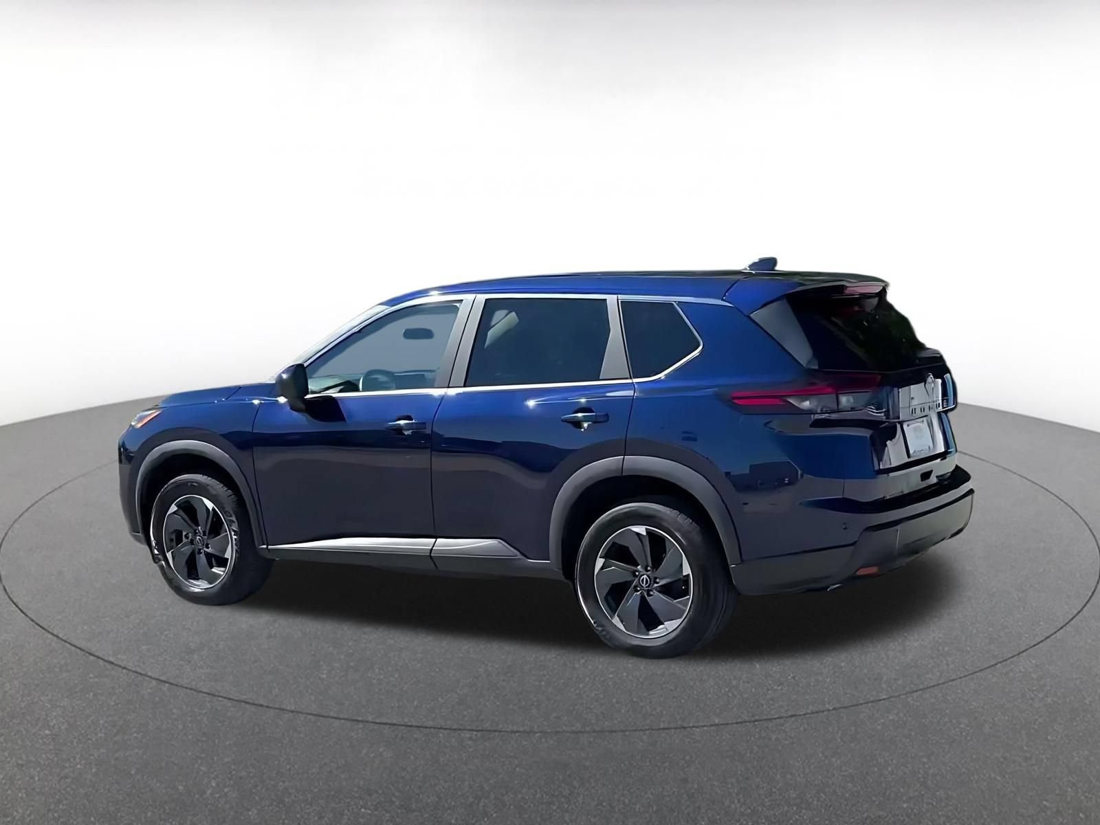 Used 2025 Nissan Rogue SV AWD/4WD image 9