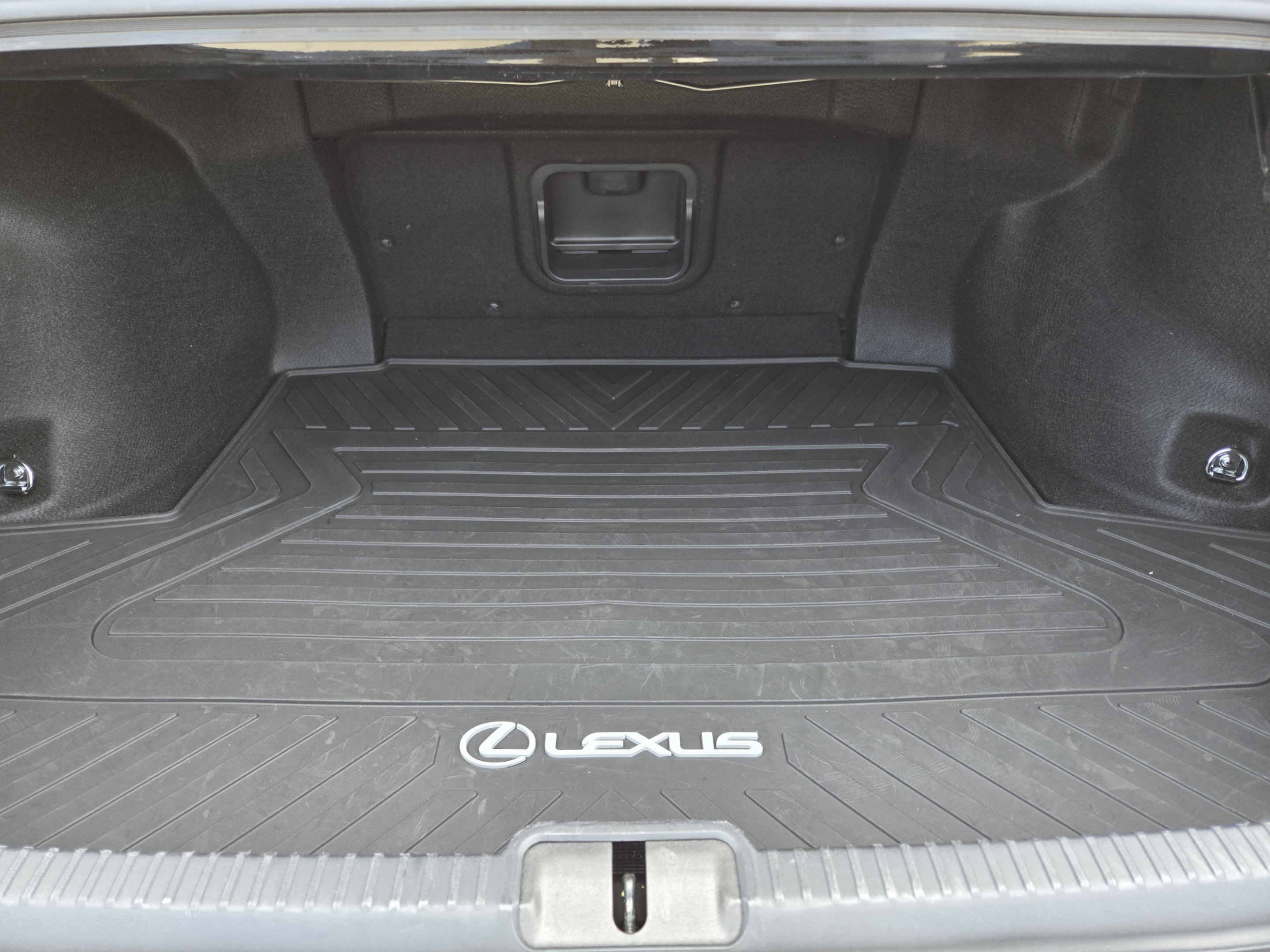 Used 2020 Lexus ES 300h w/ Premium Package FWD image 28