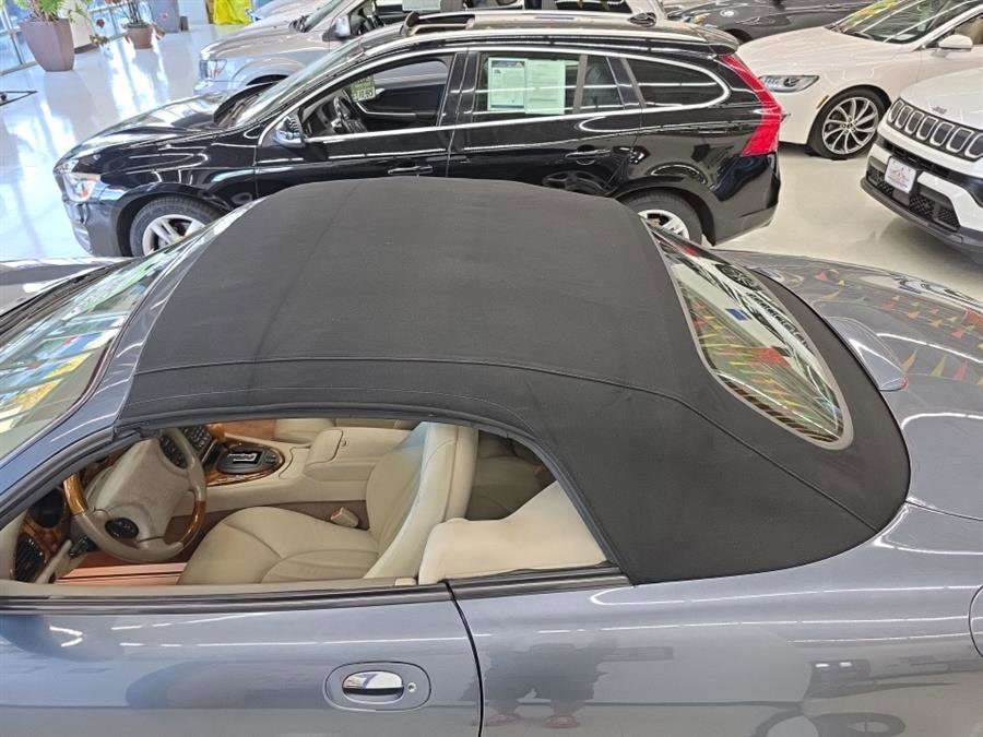 Used 2000 Jaguar XK8 Convertible image 28
