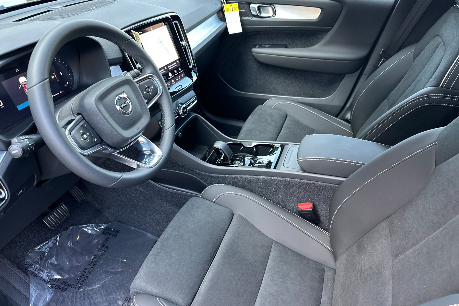 New 2026 Volvo XC40 B5 Ultra w/ Climate Package AWD/4WD image 7