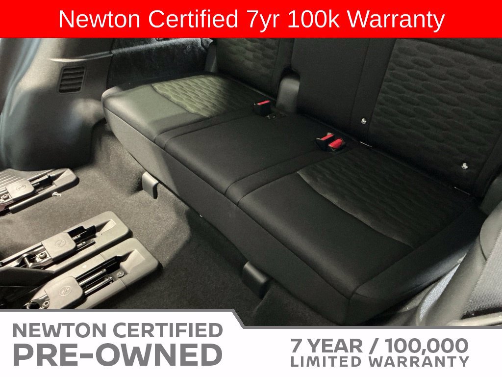 Used 2025 Nissan Pathfinder SV FWD image 18