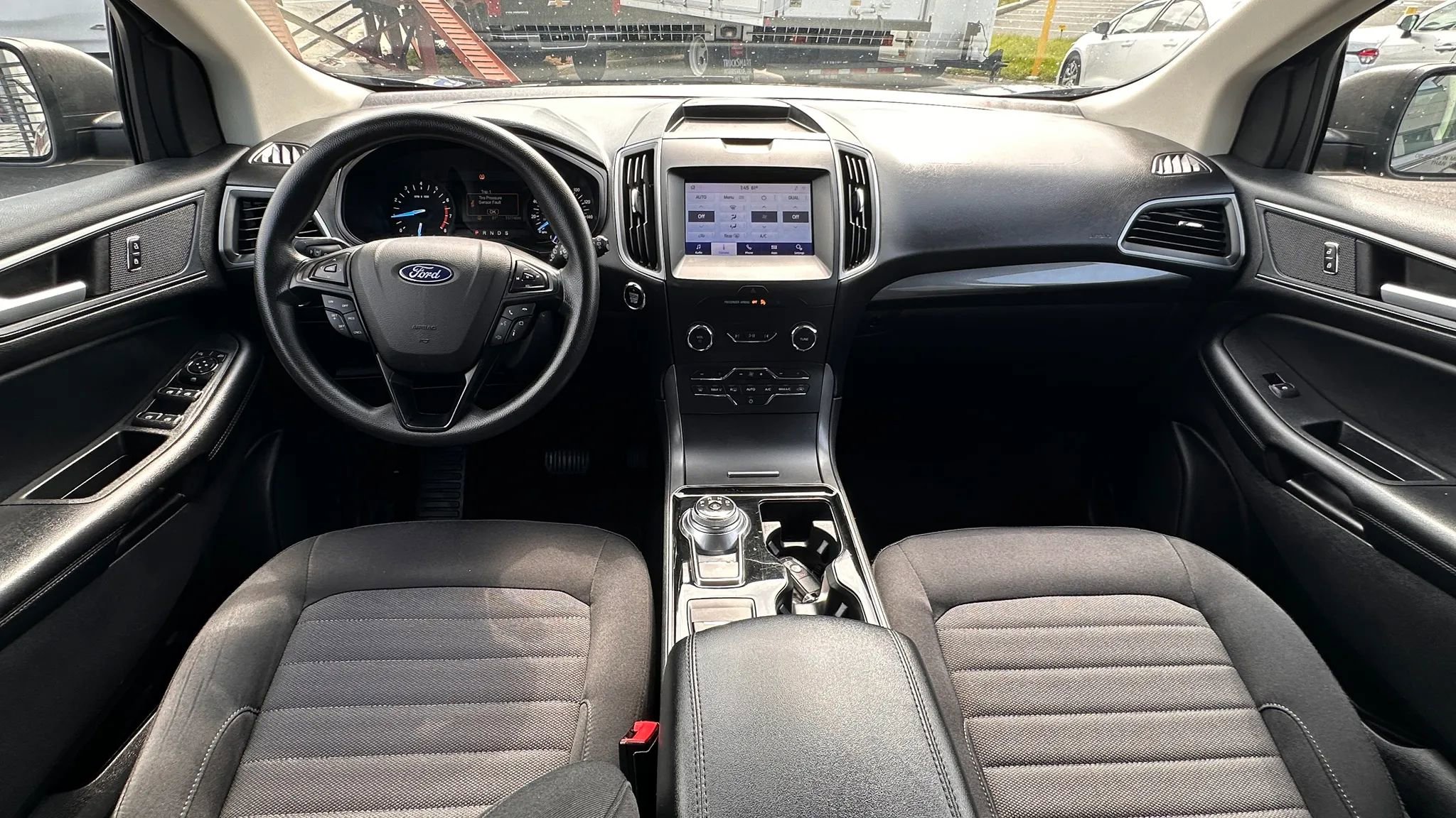 Used 2020 Ford Edge SE image 14