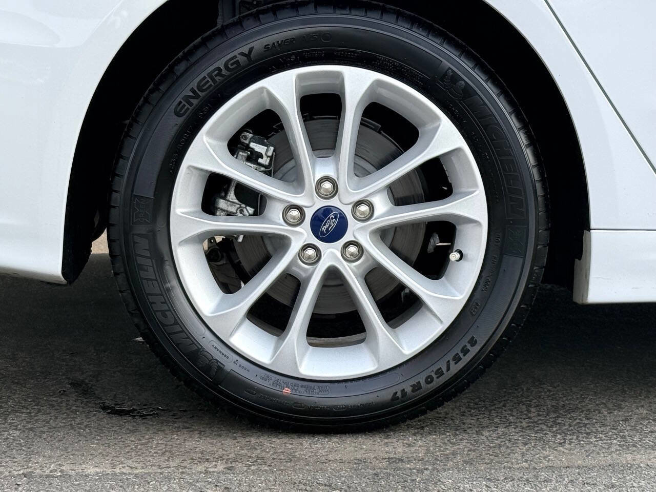 Used 2020 Ford Fusion SE image 11