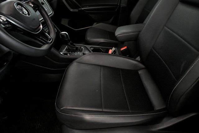Used 2020 Volkswagen Tiguan SE w/ 3rd Row Seat Package image 11