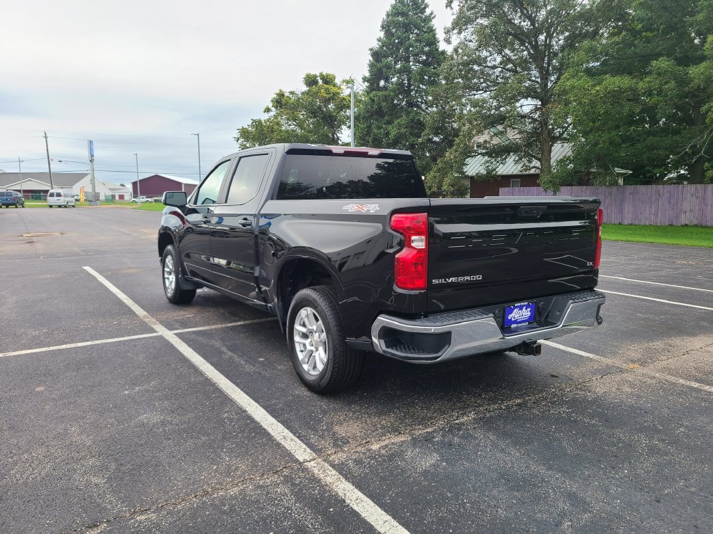 Used 2024 Chevrolet Silverado 1500 LT AWD/4WD image 5