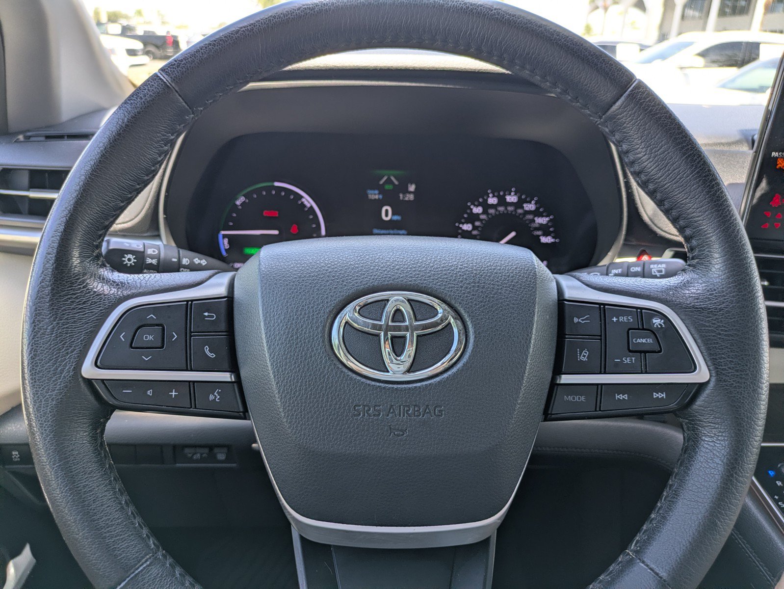 Used 2022 Toyota Sienna XLE FWD image 24