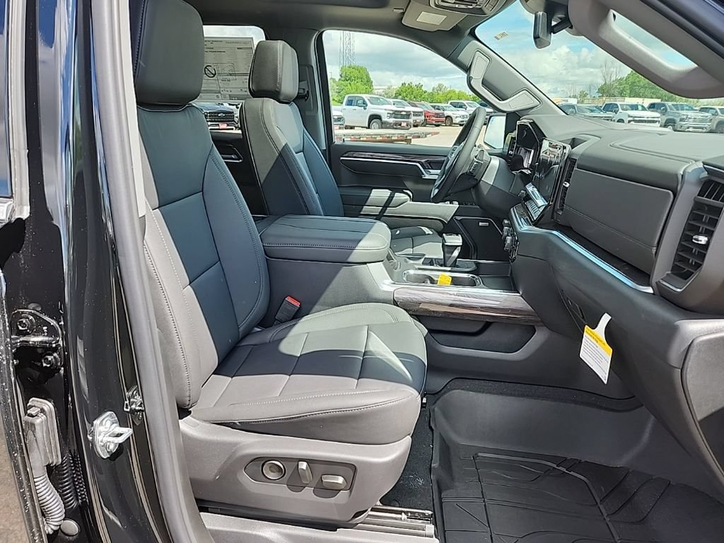 New 2026 Chevrolet Silverado 1500 LTZ w/ LTZ Premium Package AWD/4WD image 53