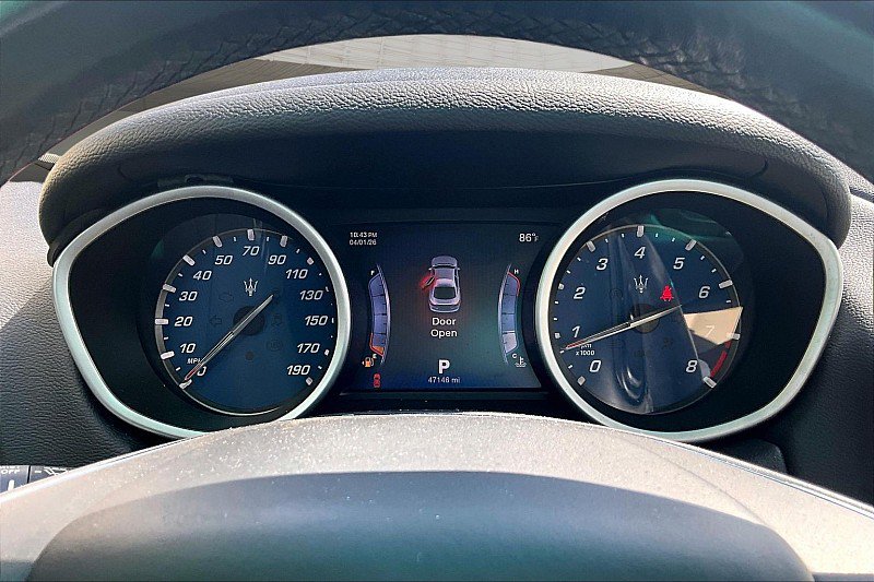 Used 2016 Maserati Ghibli RWD image 18