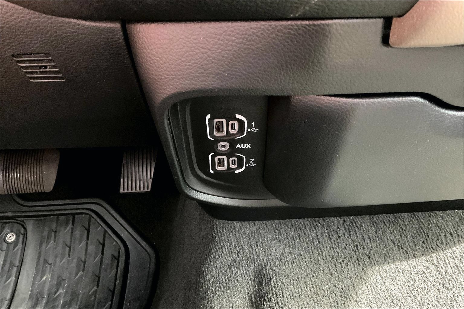Used 2022 RAM 1500 Laramie w/ Off Road Group AWD/4WD image 16
