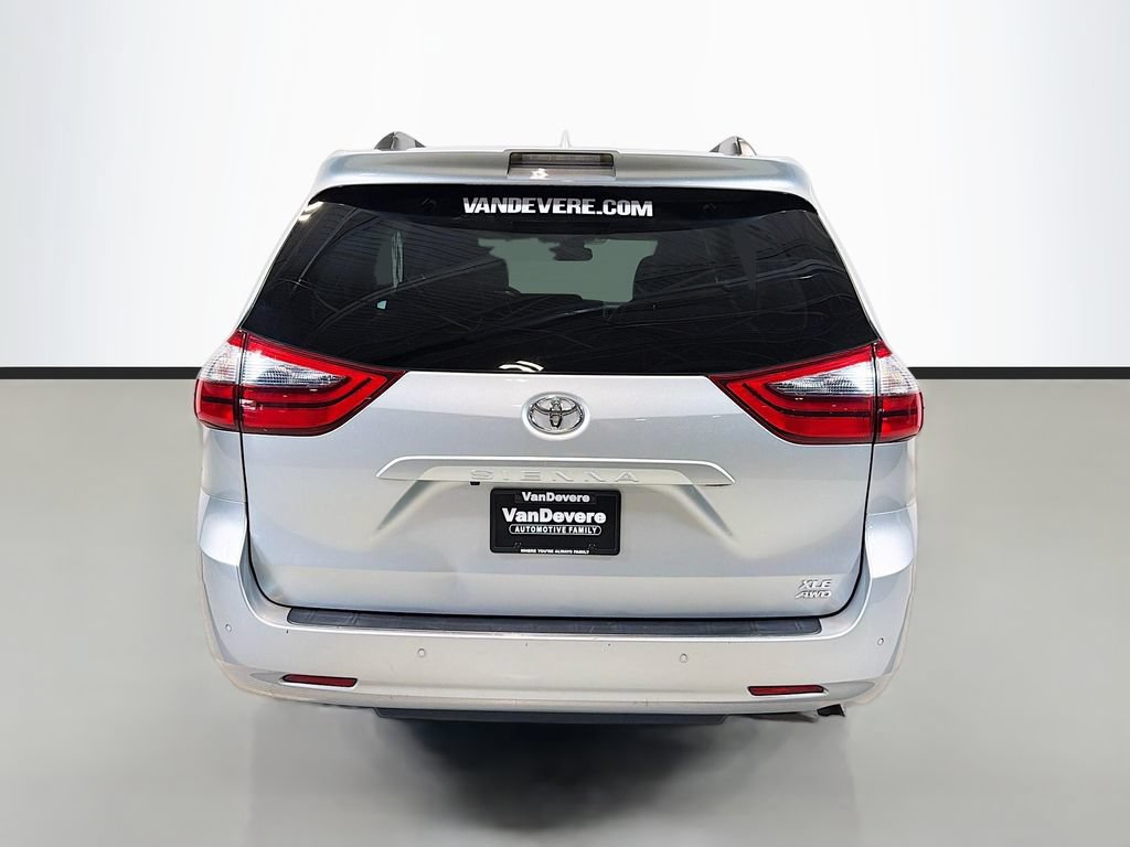 Used 2020 Toyota Sienna XLE w/ XLE Navigation Package AWD/4WD image 8