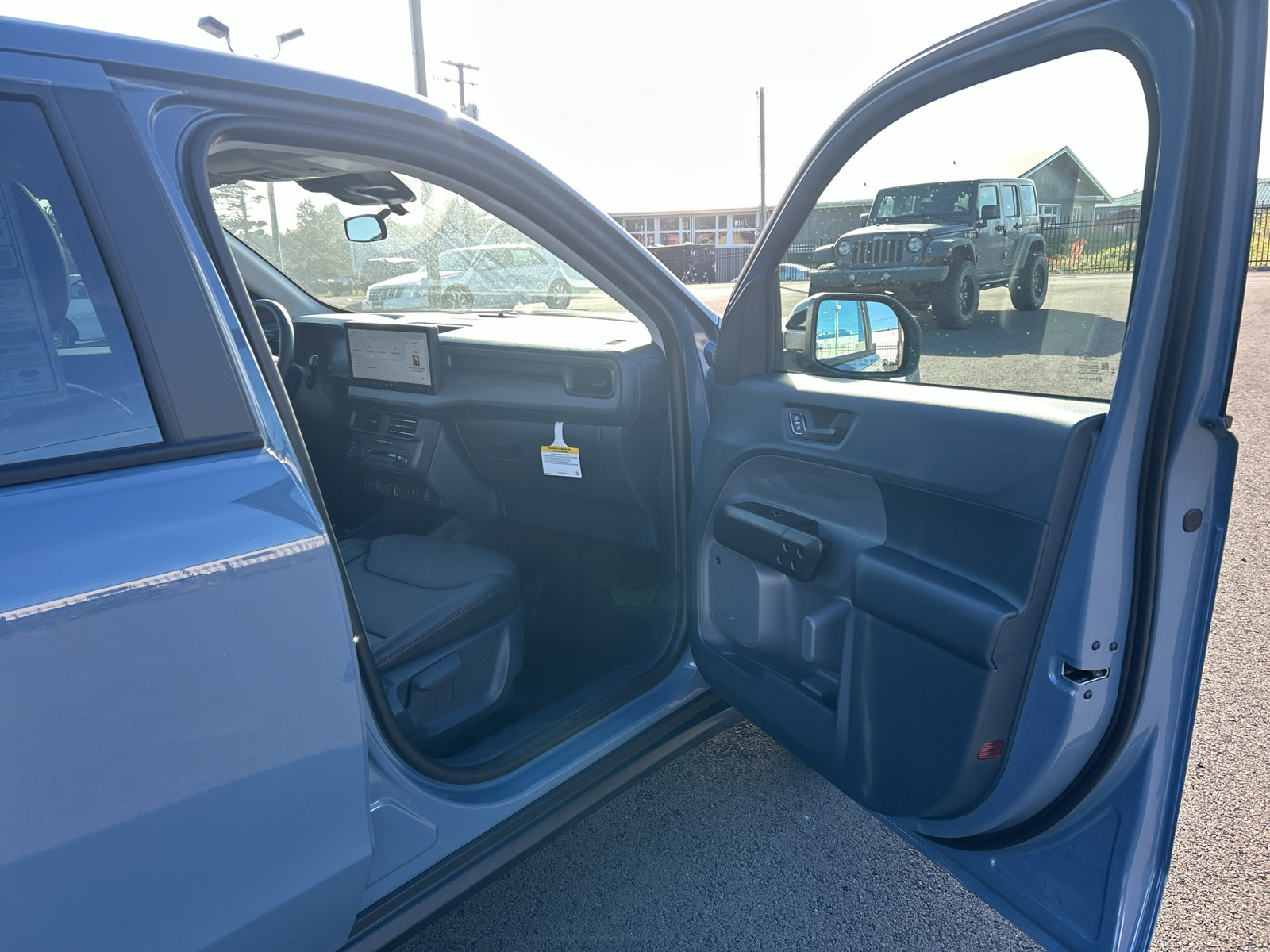 New 2026 Ford Maverick Lariat w/ Black Appearance Package AWD/4WD image 30