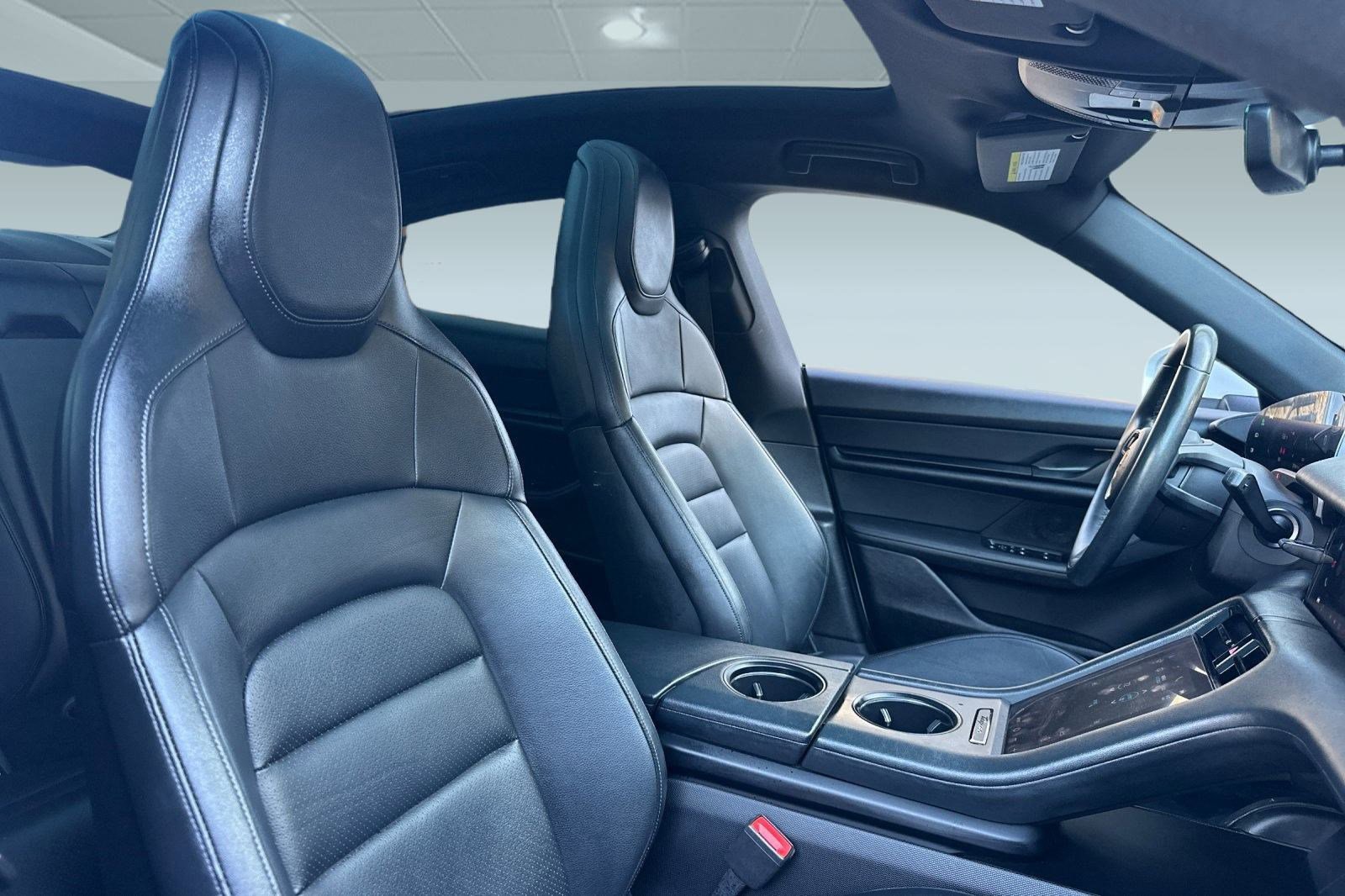 Used 2022 Porsche Taycan 4S image 32