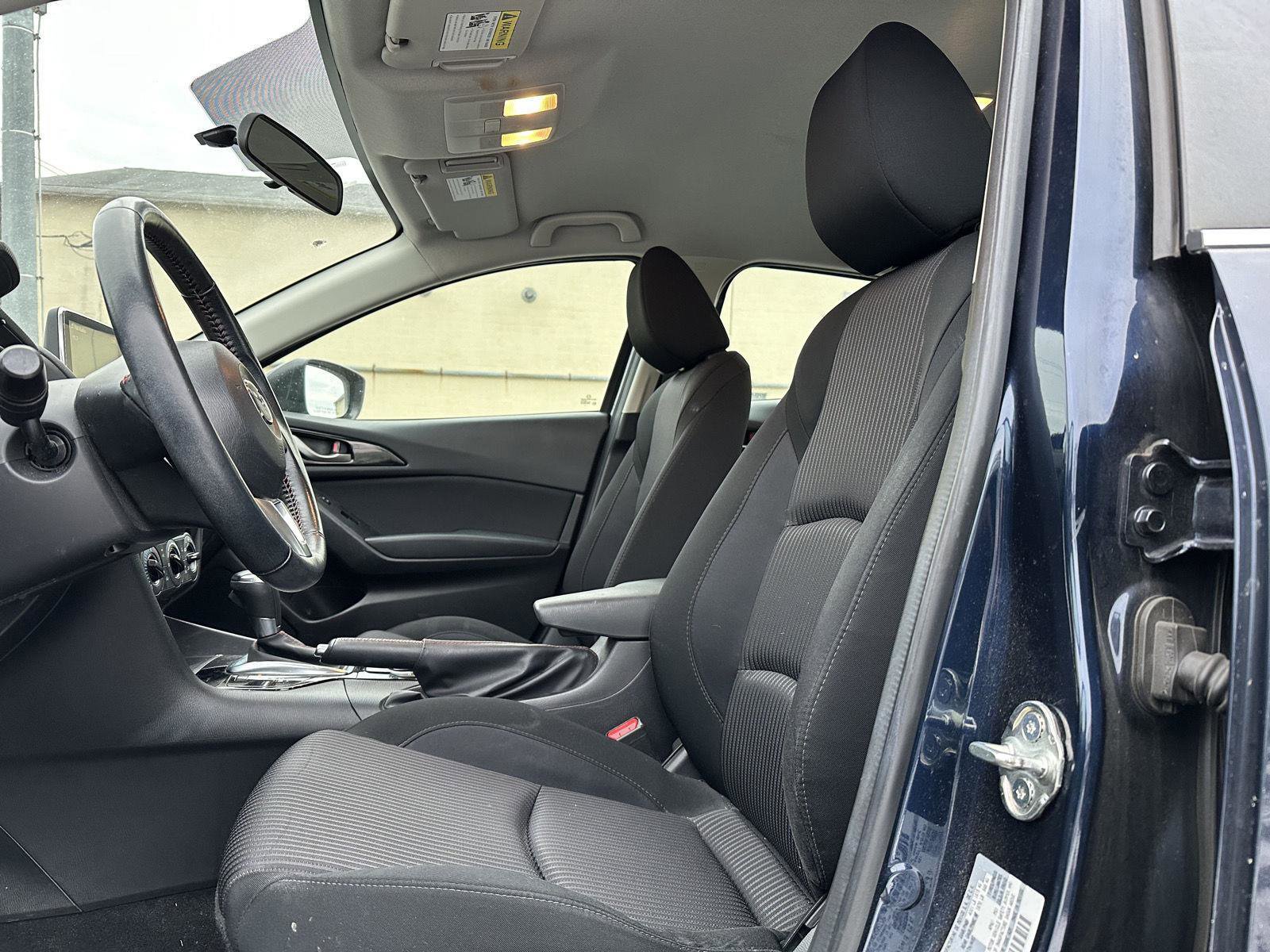 Used 2015 MAZDA MAZDA3 i Touring image 11