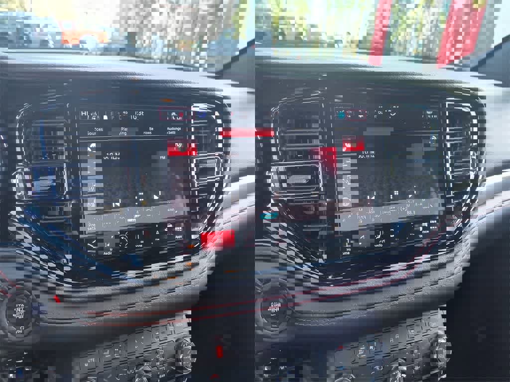 Used 2024 Dodge Durango GT image 16