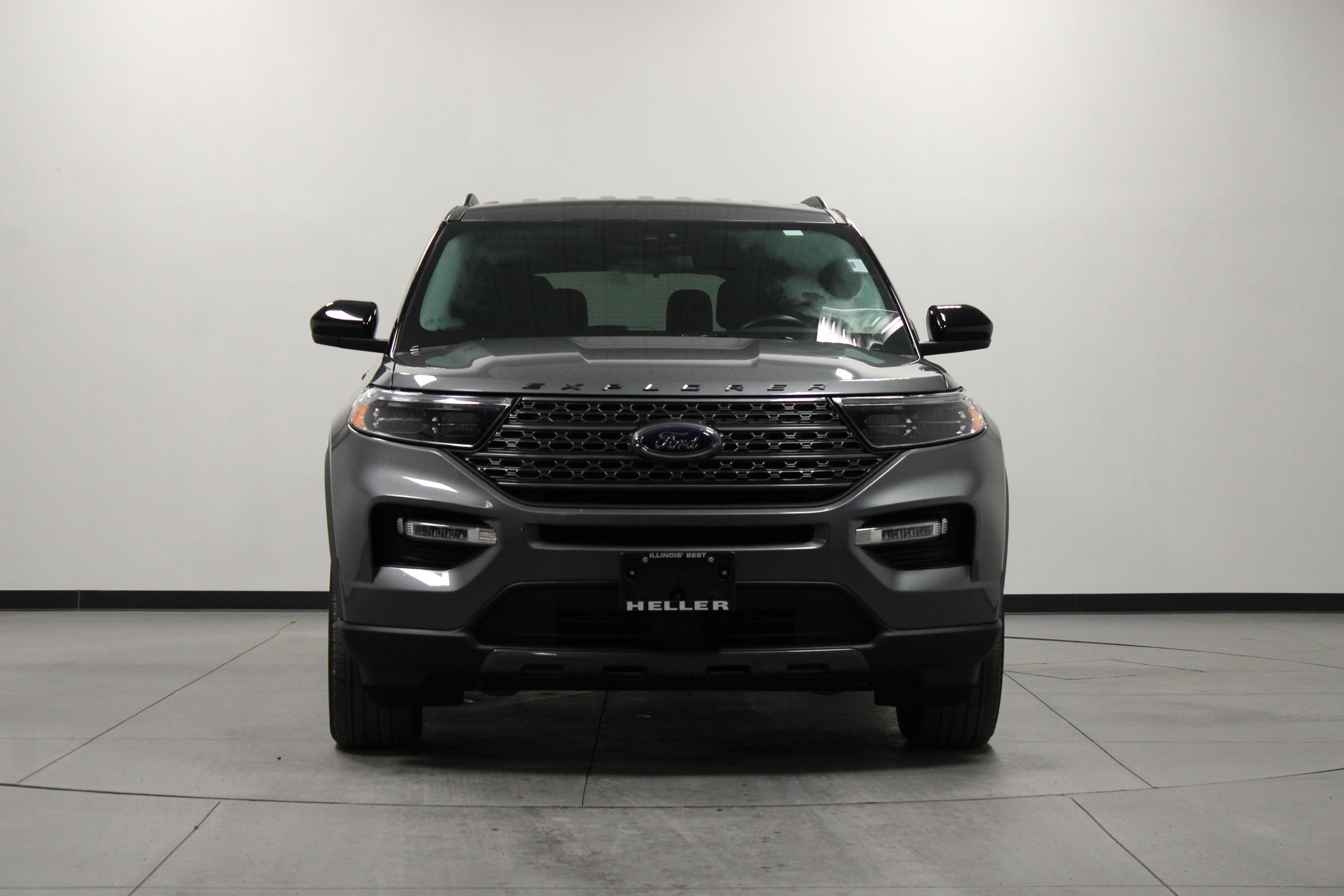 Used 2023 Ford Explorer XLT w/ Equipment Group 202A image 9