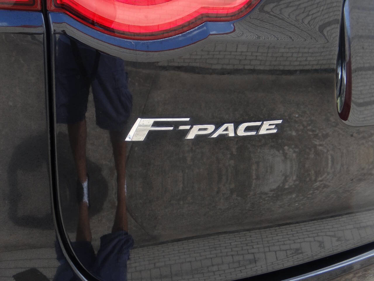 Used 2017 Jaguar F-PACE Premium AWD/4WD image 9