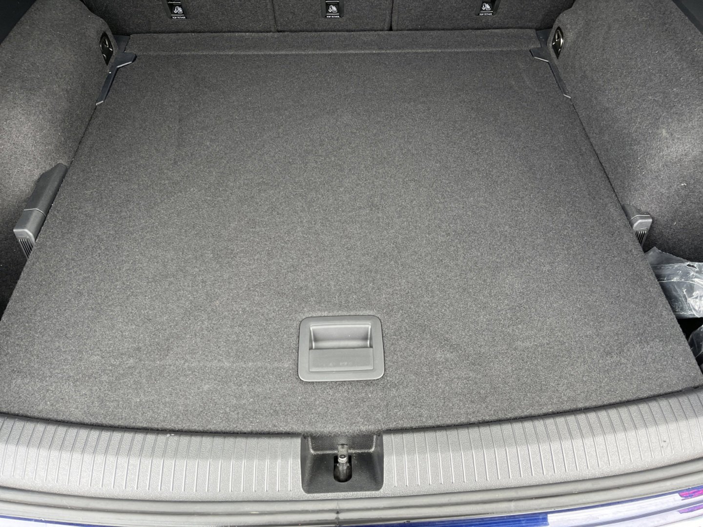 Used 2022 Volkswagen Tiguan SE image 11