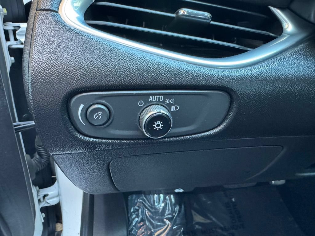 Used 2016 Chevrolet Malibu LT FWD image 12