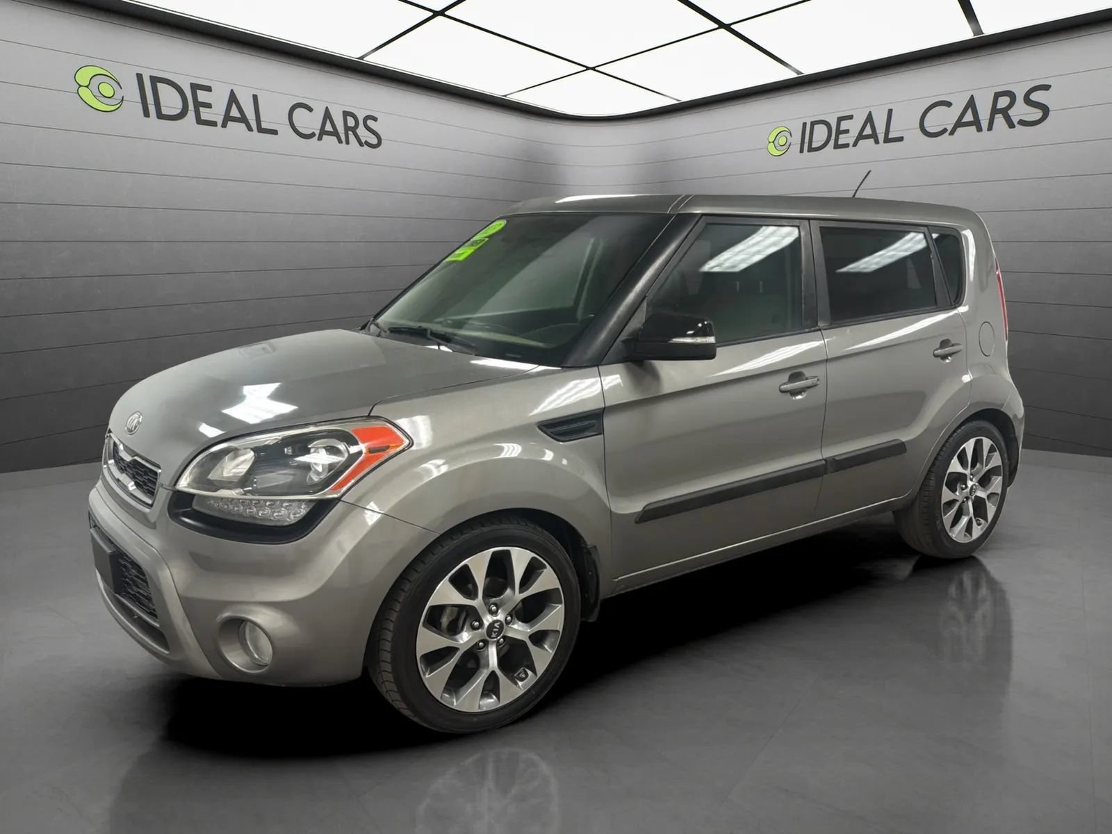 Used 2013 Kia Soul ! w/ Premium Pkg