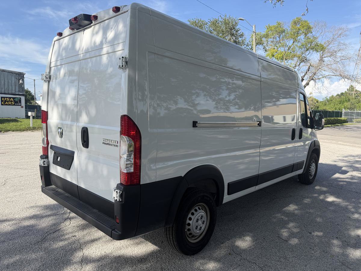 Used 2026 RAM ProMaster 2500 w/ Convenience Group FWD image 4