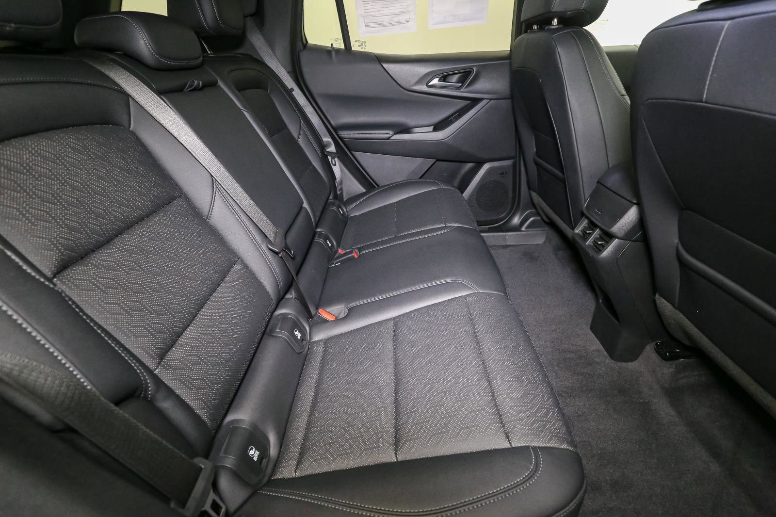Used 2025 Chevrolet Equinox LT w/ Convenience Package II image 22
