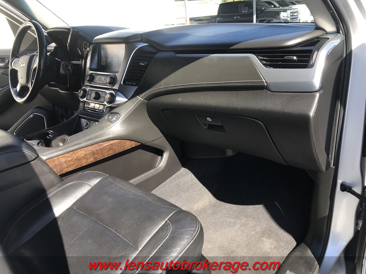 Used 2019 Chevrolet Suburban LT AWD/4WD image 24